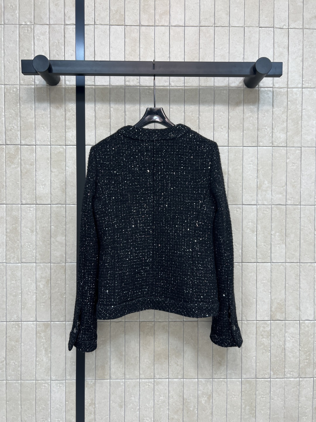 小香家 25秋冬新款 轻奢气质粗花呢外套 定织粗花呢面料配上闪闪的银线点缀 瞬间升级非常精致的法式风情 