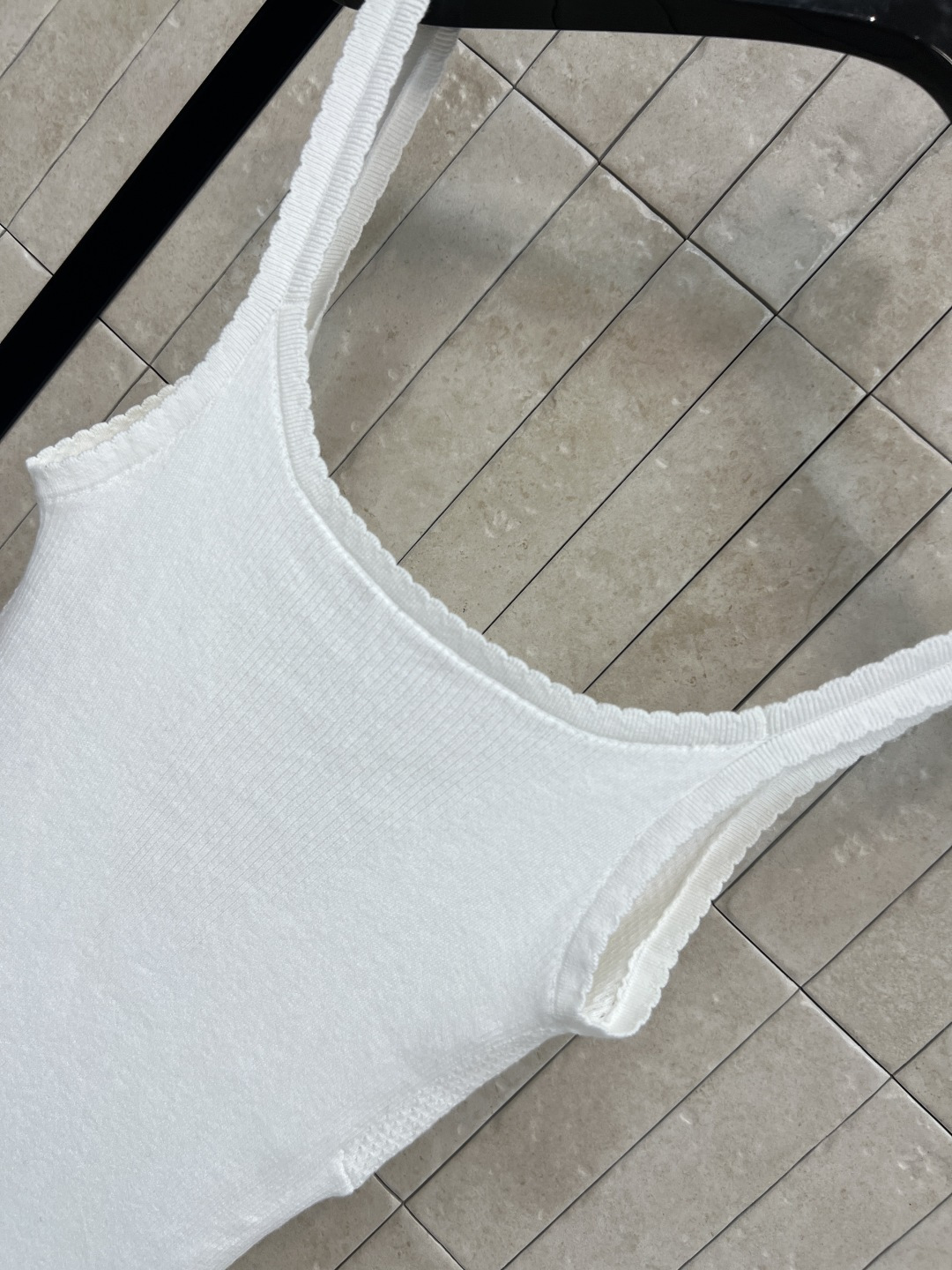 MIu家 25秋冬新款 针织小吊带 日常必备单品 单穿性感 内搭版型超显瘦 进口棉纱线质感超舒适 休闲时