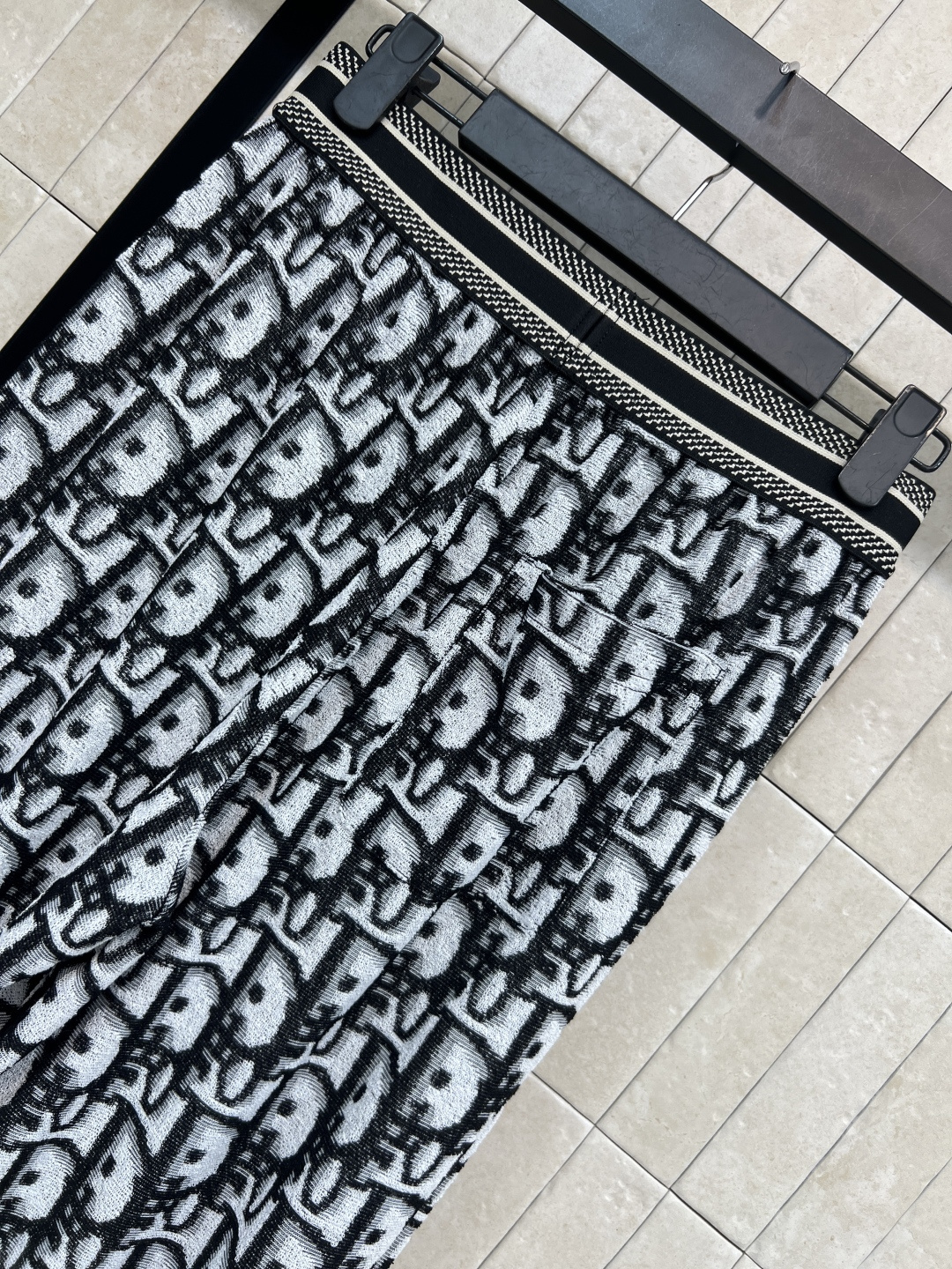 D家 25秋冬新款 D字母提花针织休闲裤 搭配各种t和针织衫都可 简简单单很有时髦感 轻松搞定通勤日常穿