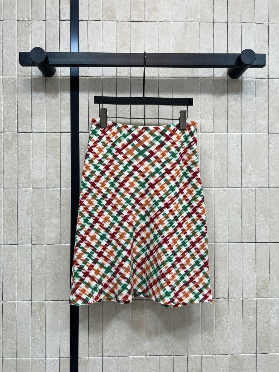 MIu家 25秋冬新款 复古格纹高腰半身裙 冬天搭配小能手 高腰a字裙摆 上身超级比例感 柔软又舒适 可