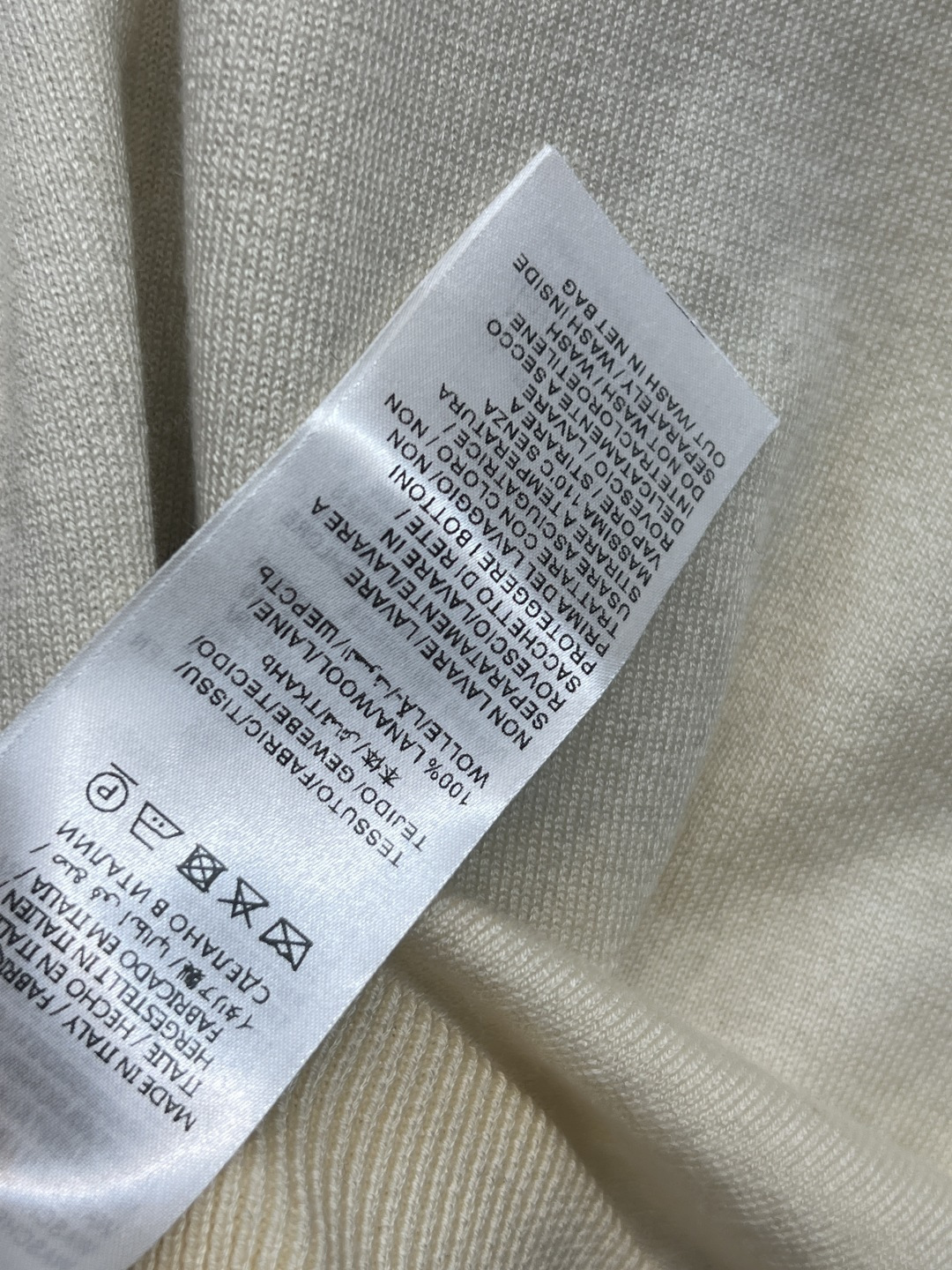 G家 25秋冬新款 撞色针织V领长袖开衫 胸前撞色色块+刺绣logo点缀 上身减龄又百搭显瘦 宽松经典的