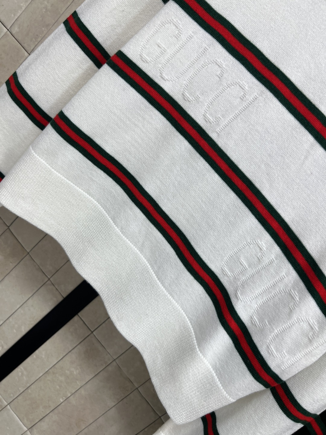 G家 25秋冬新款 条纹针织套头圆领长袖衫 定位提花logo点缀 经典红绿织带设计 上身减龄又百搭显瘦小