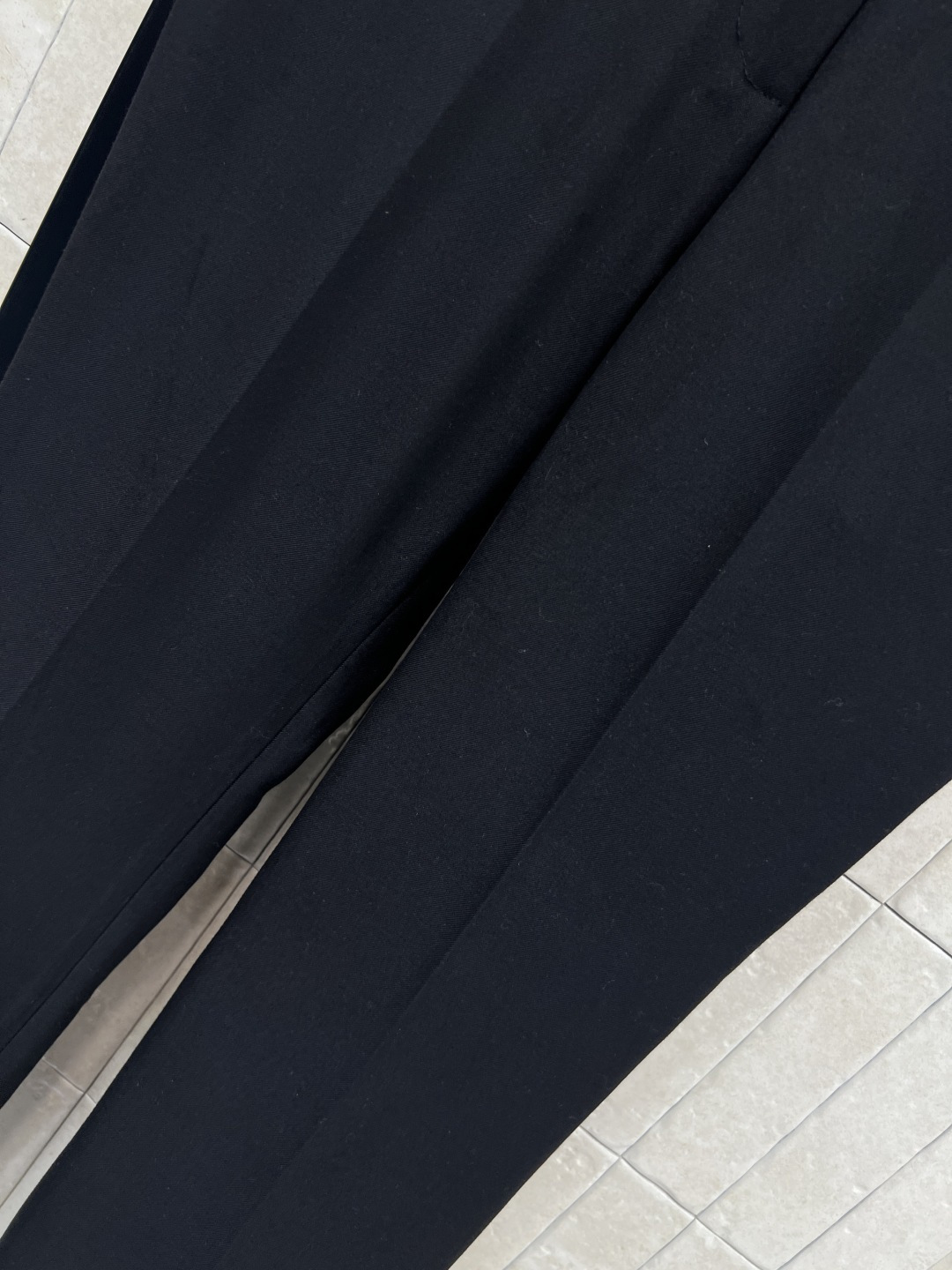 L家 25秋冬新款 搭扣装饰微喇叭西装裤 上身就是满满的高级感 通勤重要场合轻松拿捏气场 勾扣开合 定制