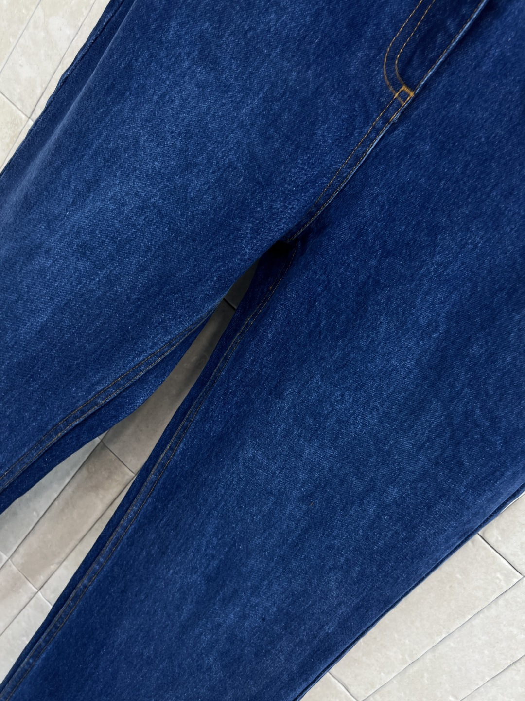 L家 25秋冬新款 猫咪🐱皮牌装饰深蓝色牛仔直筒裤YB开模定制的五金配件 定制复古牛仔面料 非常藏肉显高