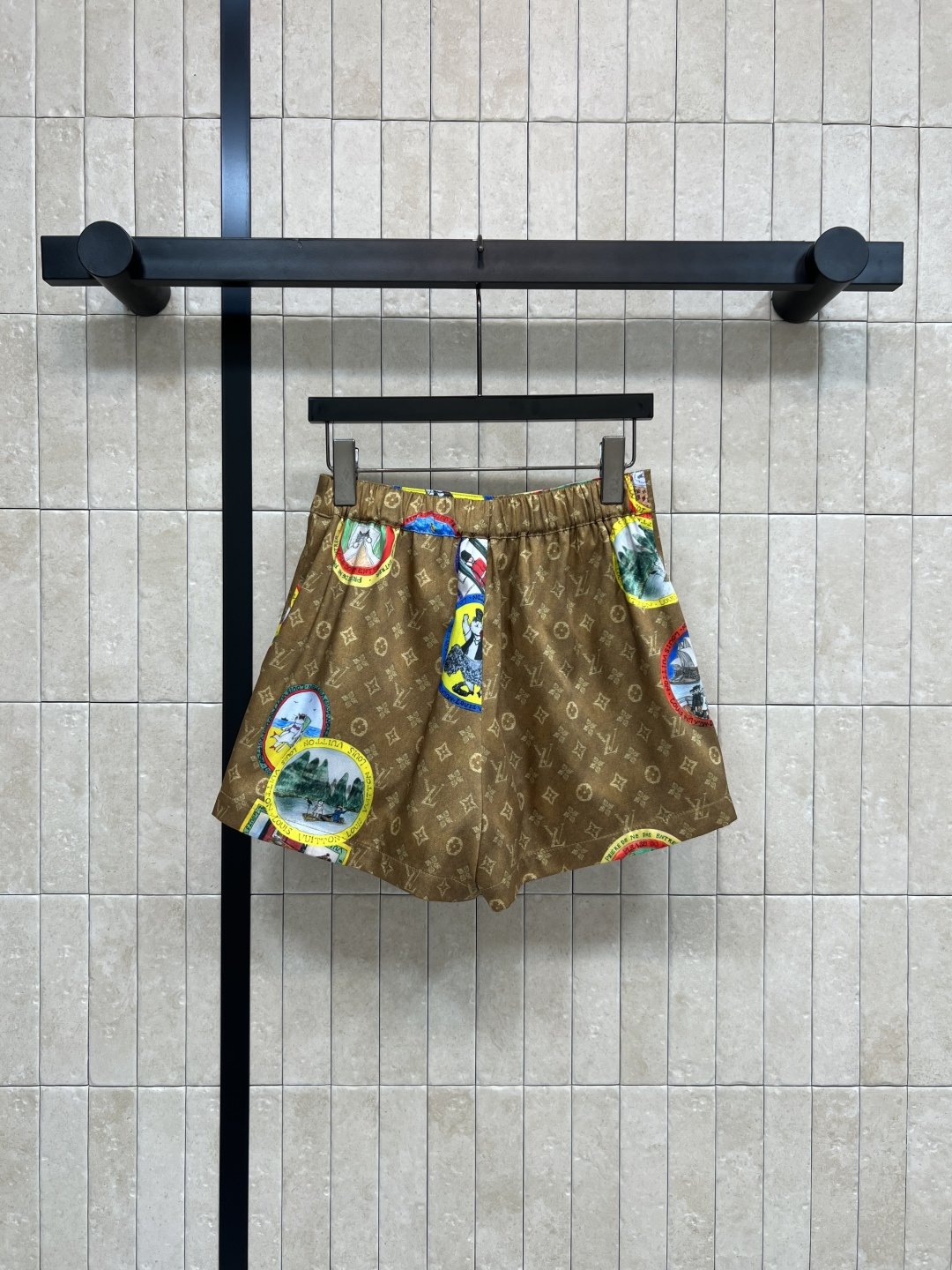 L家 25秋冬新款 猫咪联名限定 邮票老花高腰短裤 定制邮票老花面料 上身一秒气质 自带氛围感 运动休闲