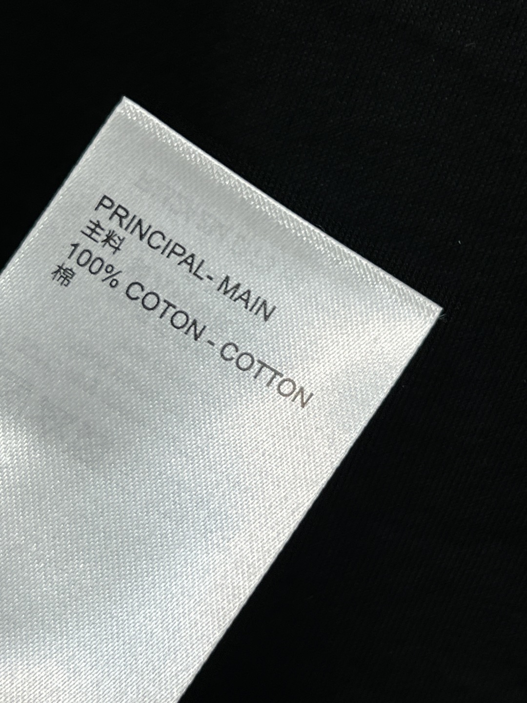 L家 25秋冬新款 猫咪🐱刺绣徽标短袖T恤 胸口刺绣圆形猫咪图案徽标点缀 人手必备基础款 各种好好搭配 