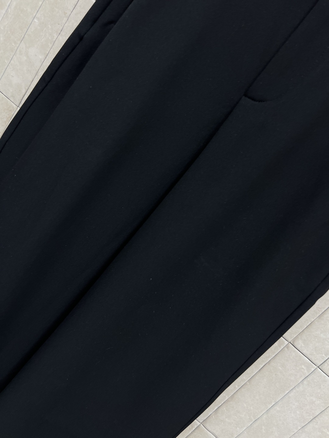 D家 25秋冬新款 金属logo腰带装饰西装裤 上身立马营造胸一下全是腿的感觉 无敌巨巨巨显瘦 垂感简直