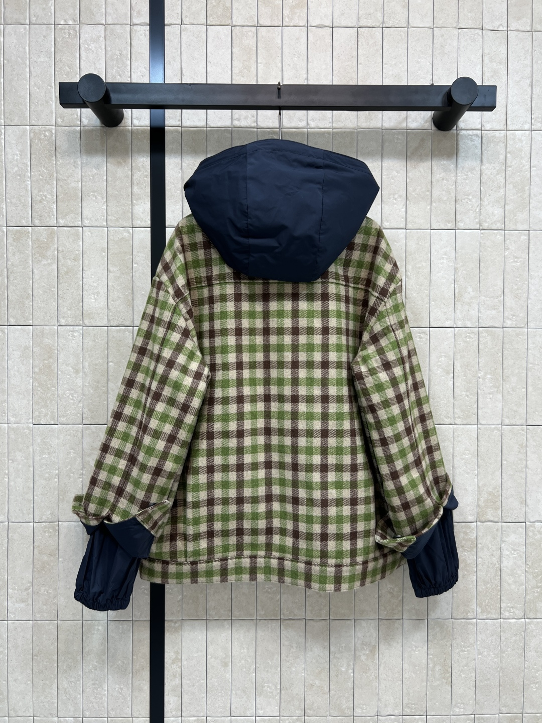 MIu家 26秋冬新款 连帽拼接格纹夹克外套 可拆卸撞色连帽设计 基础翻领格纹衬衫版型上身百搭不挑人 立