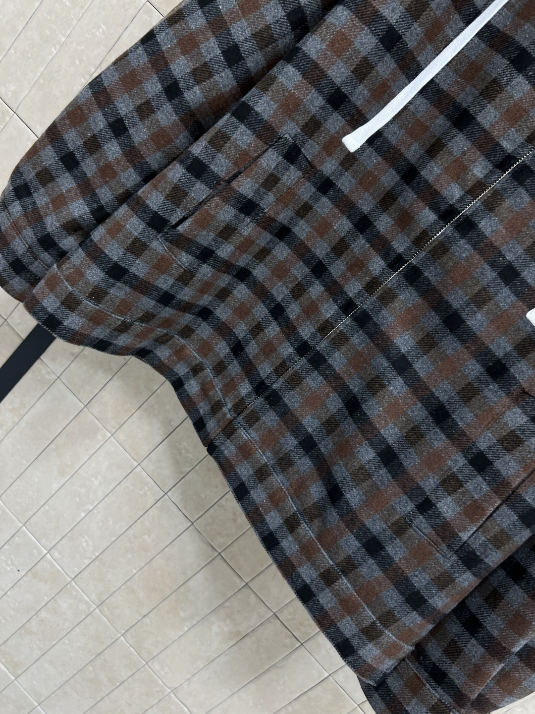 MIu家 26秋冬新款 连帽拼接格纹夹克外套 可拆卸撞色连帽设计 基础翻领格纹衬衫版型上身百搭不挑人 立