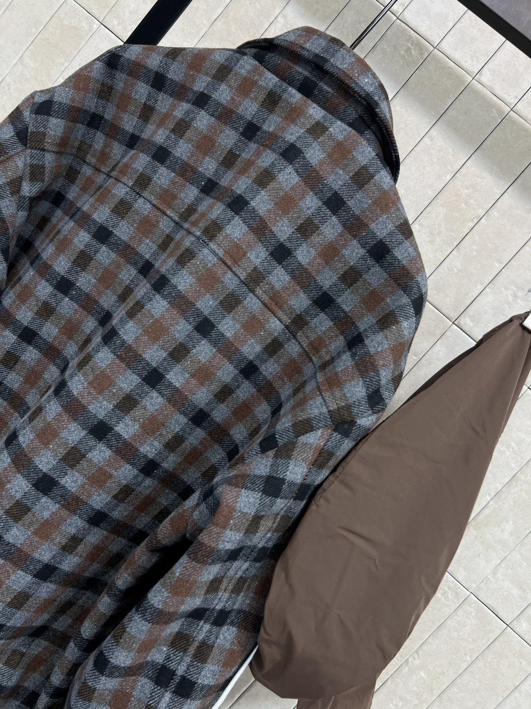 MIu家 26秋冬新款 连帽拼接格纹夹克外套 可拆卸撞色连帽设计 基础翻领格纹衬衫版型上身百搭不挑人 立