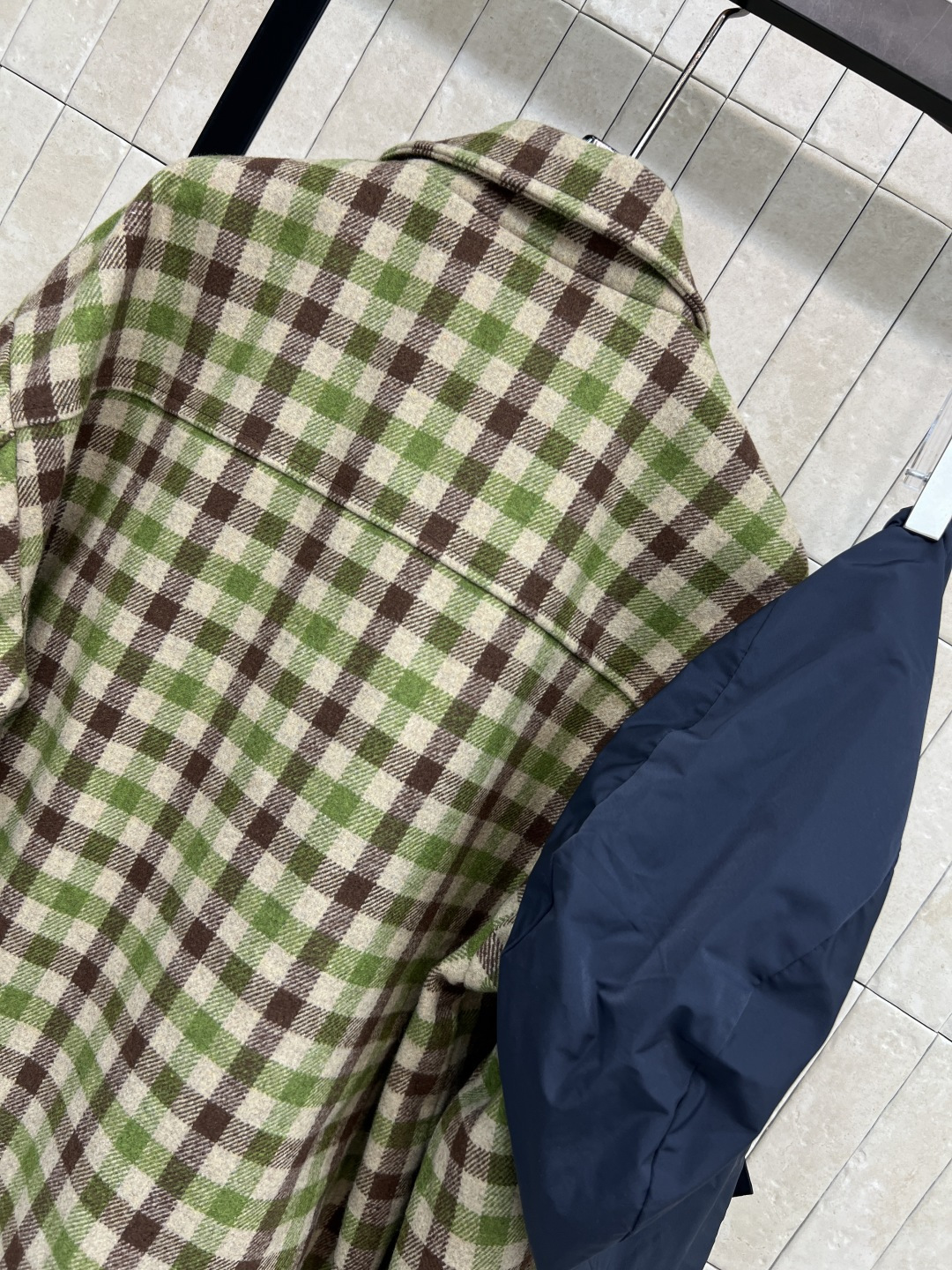 MIu家 26秋冬新款 连帽拼接格纹夹克外套 可拆卸撞色连帽设计 基础翻领格纹衬衫版型上身百搭不挑人 立