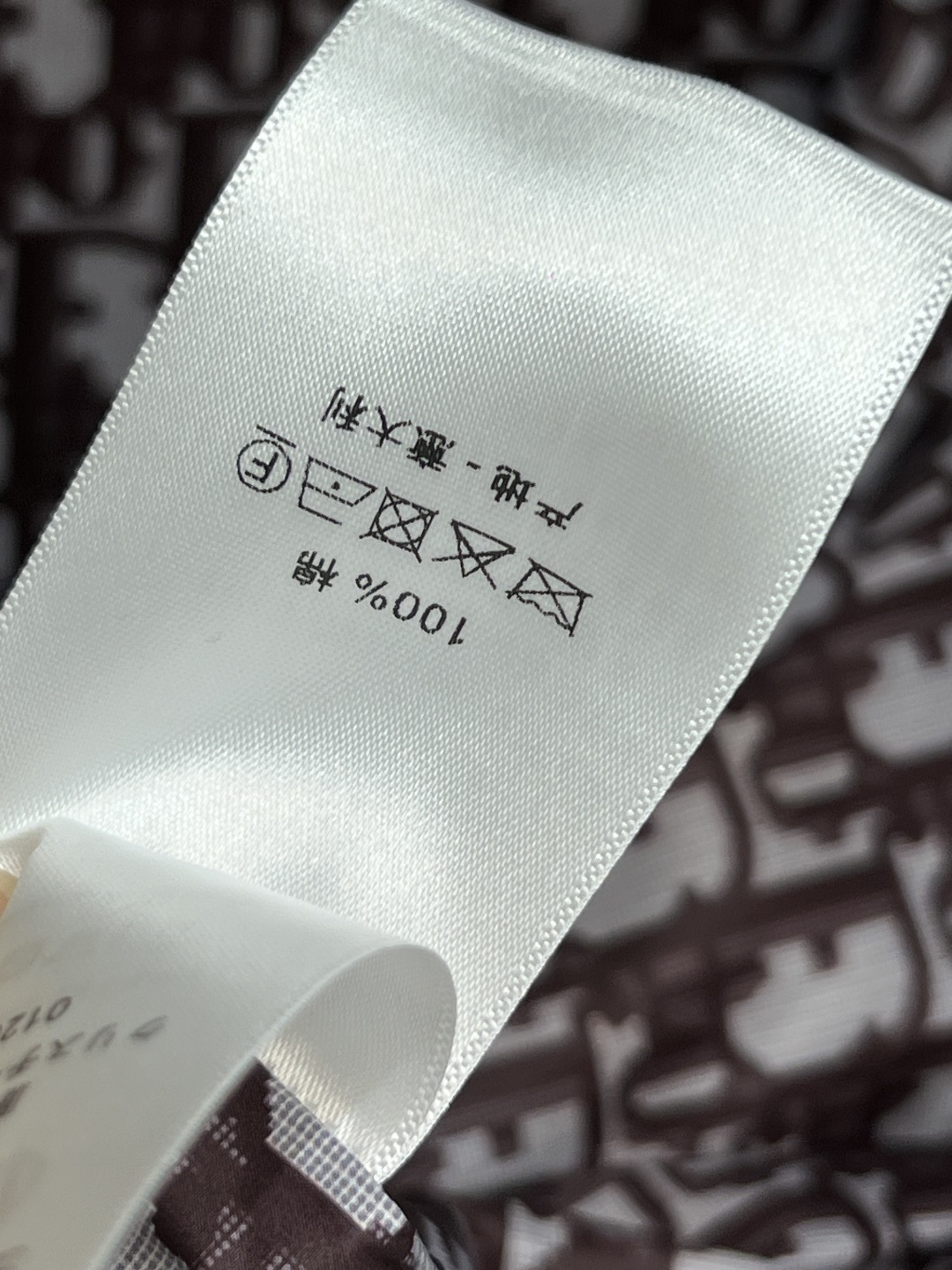 D家 25秋冬新款 连帽立领中长款风衣 博主范穿搭指南 时髦又有风度 可拆卸连帽立领中长款设计 配上腰带