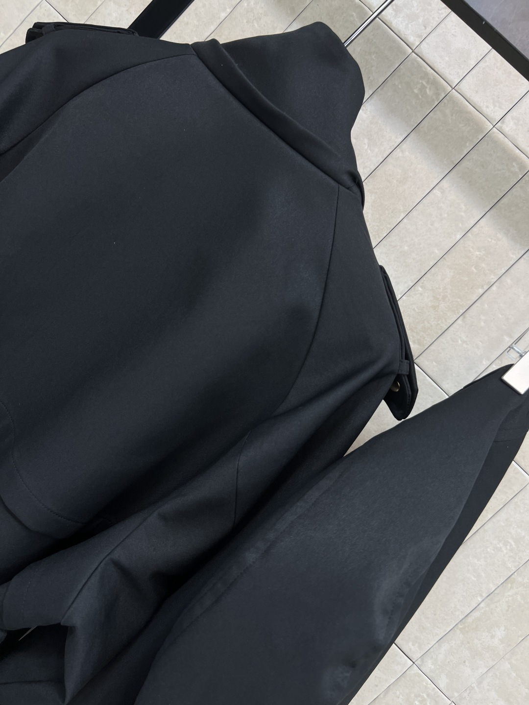 D家 25秋冬新款 连帽立领中长款风衣 博主范穿搭指南 时髦又有风度 可拆卸连帽立领中长款设计 配上腰带