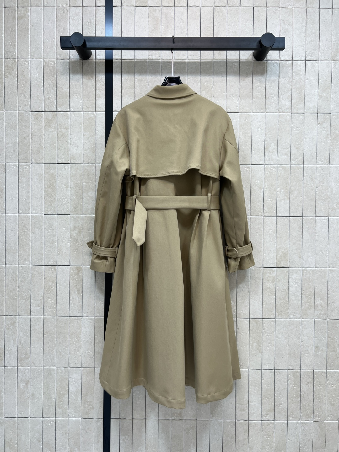 D家 25秋冬新款 经典双排扣风衣外套 每年都会出的经典风衣 上身妙抬气质气场 经典双排扣设计 翻领廓形