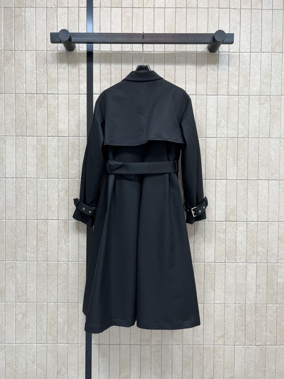 D家 25秋冬新款 经典双排扣风衣外套 每年都会出的经典风衣 上身妙抬气质气场 经典双排扣设计 翻领廓形