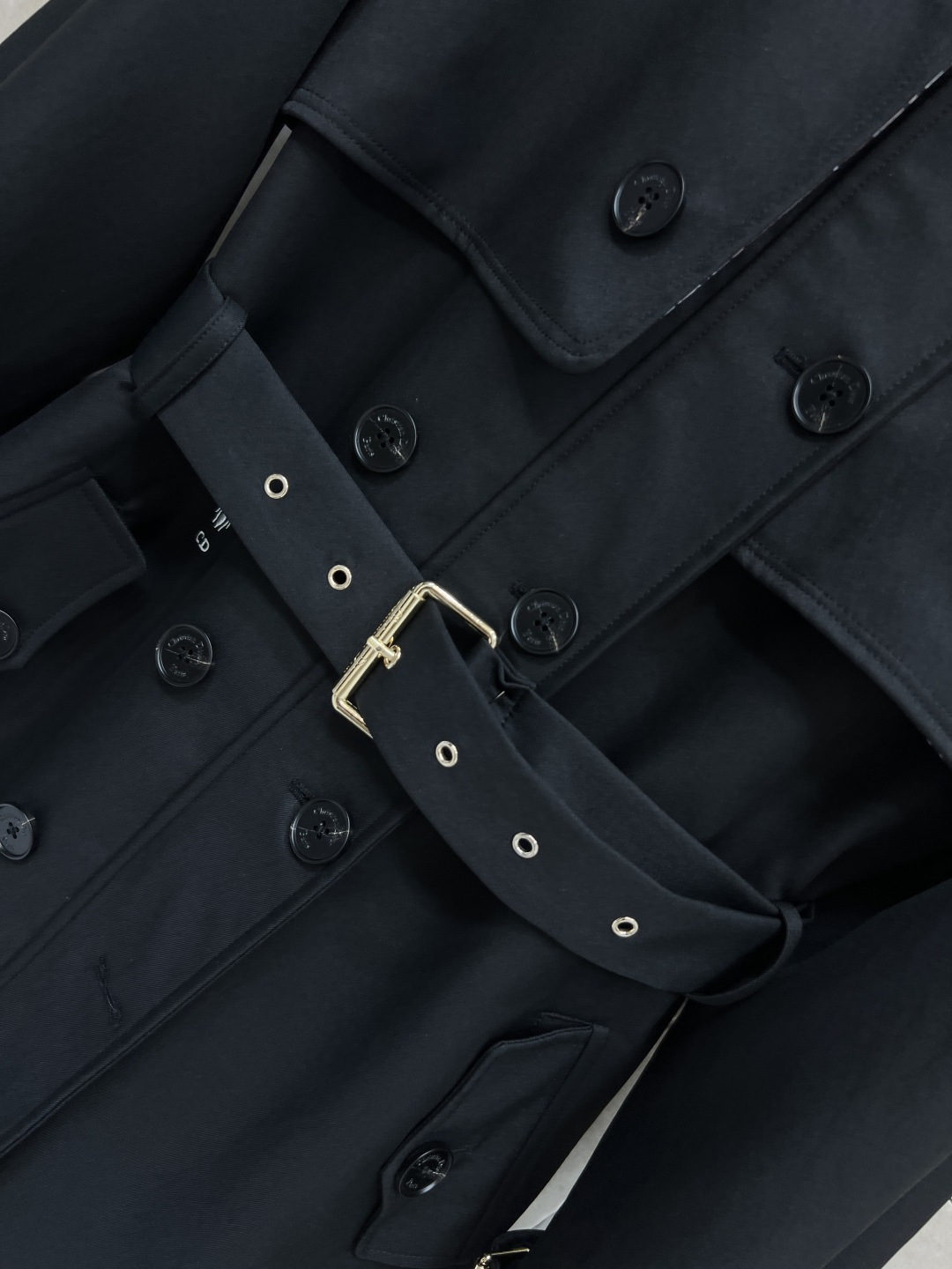 D家 25秋冬新款 经典双排扣风衣外套 每年都会出的经典风衣 上身妙抬气质气场 经典双排扣设计 翻领廓形