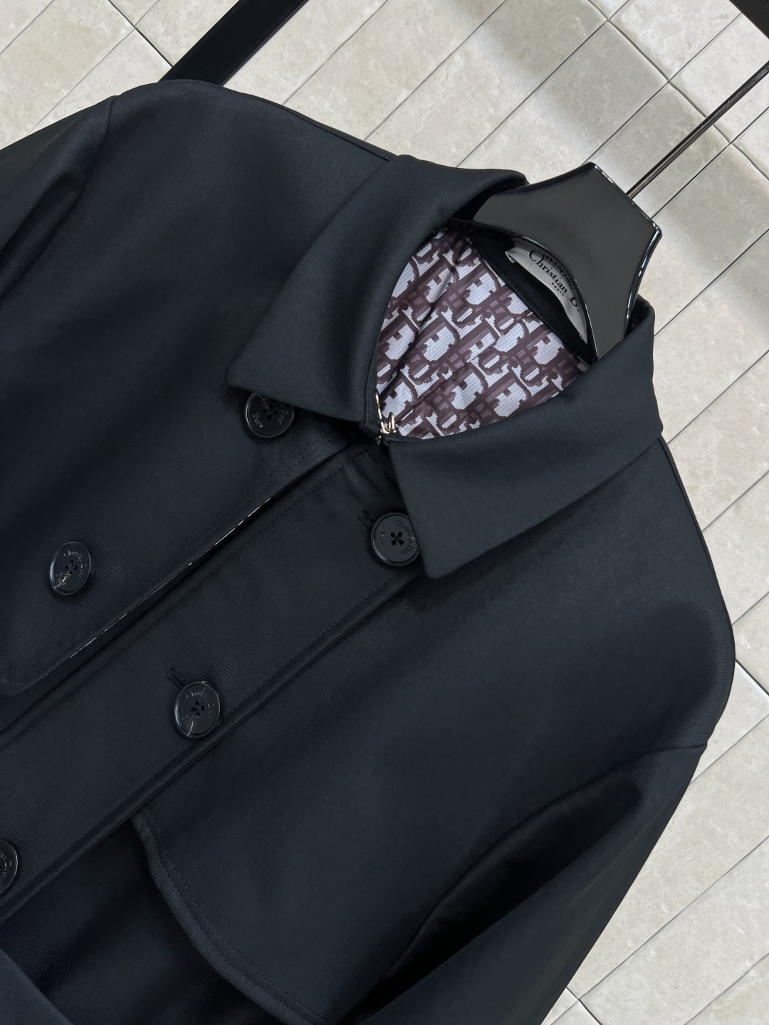 D家 25秋冬新款 经典双排扣风衣外套 每年都会出的经典风衣 上身妙抬气质气场 经典双排扣设计 翻领廓形