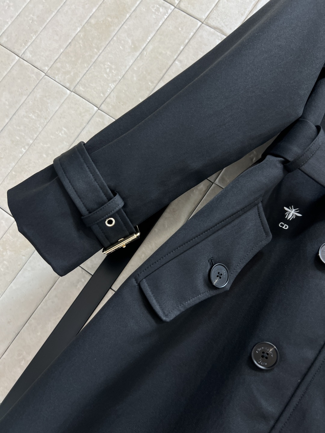 D家 25秋冬新款 经典双排扣风衣外套 每年都会出的经典风衣 上身妙抬气质气场 经典双排扣设计 翻领廓形