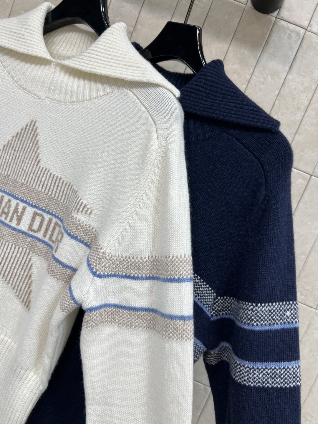 D家 25秋冬新款 星星提花大翻领针织毛衣 YB定染纱线 不是看图做货版本 定位字母+五角星星撞色提花图