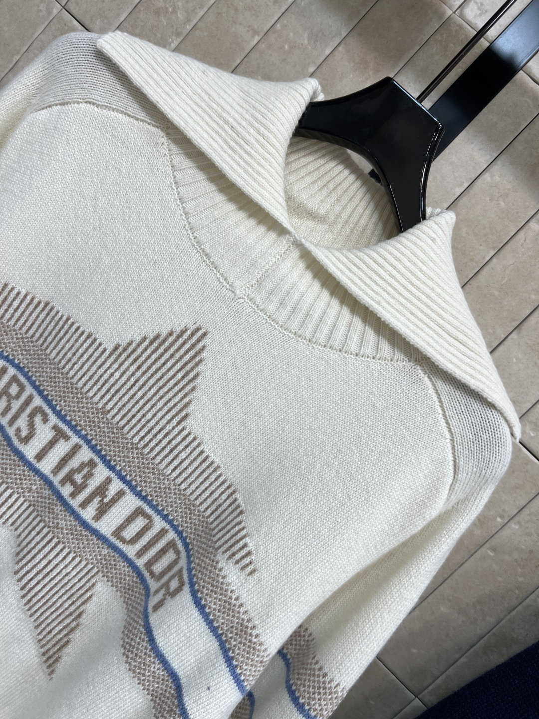 D家 25秋冬新款 星星提花大翻领针织毛衣 YB定染纱线 不是看图做货版本 定位字母+五角星星撞色提花图