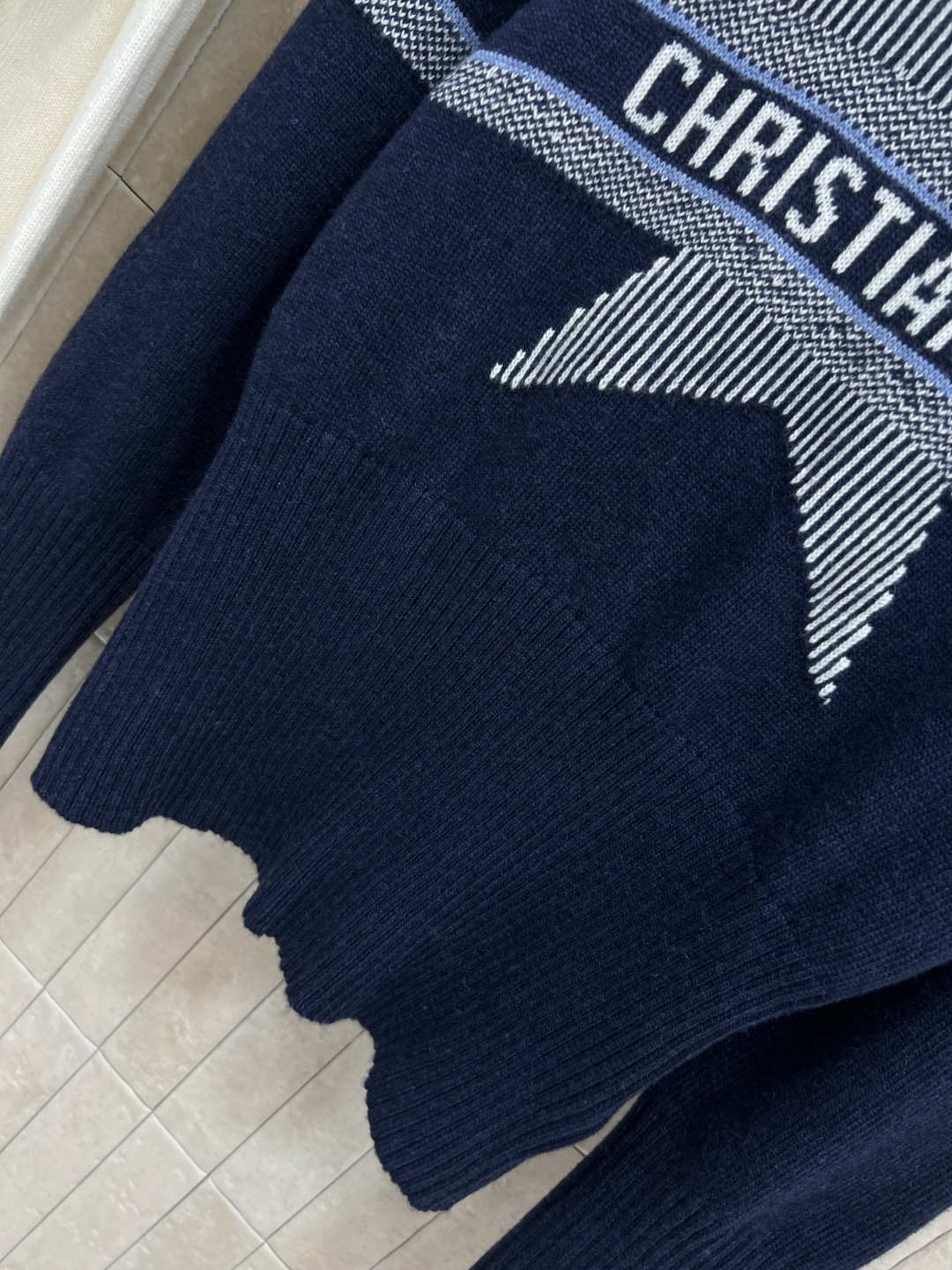 D家 25秋冬新款 星星提花大翻领针织毛衣 YB定染纱线 不是看图做货版本 定位字母+五角星星撞色提花图