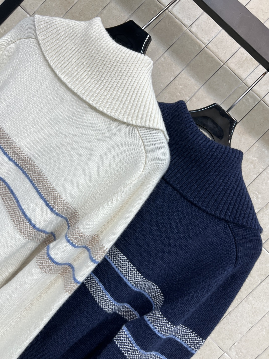 D家 25秋冬新款 星星提花大翻领针织毛衣 YB定染纱线 不是看图做货版本 定位字母+五角星星撞色提花图