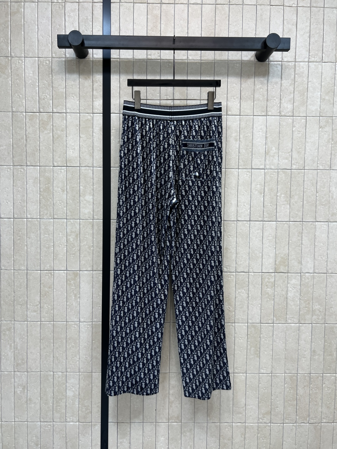 FD家 25秋冬新款 腰间字母提花丝绒裤 定制的D字母织带拼接 直简阔腿裤型 一秒显瘦又百搭 显高显瘦的