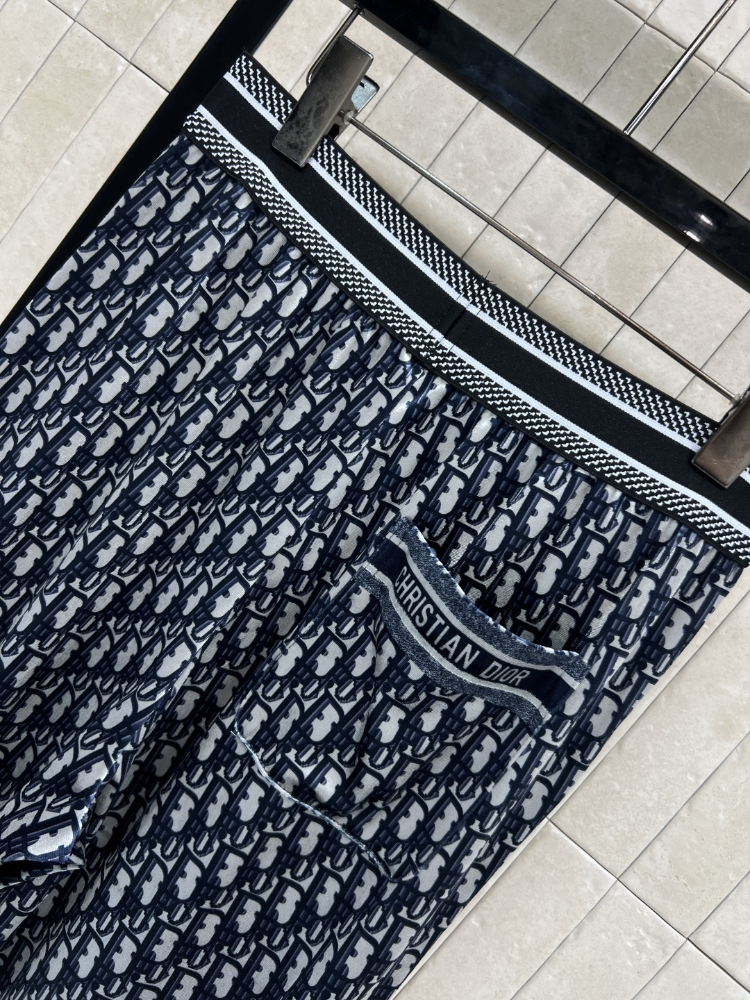 FD家 25秋冬新款 腰间字母提花丝绒裤 定制的D字母织带拼接 直简阔腿裤型 一秒显瘦又百搭 显高显瘦的