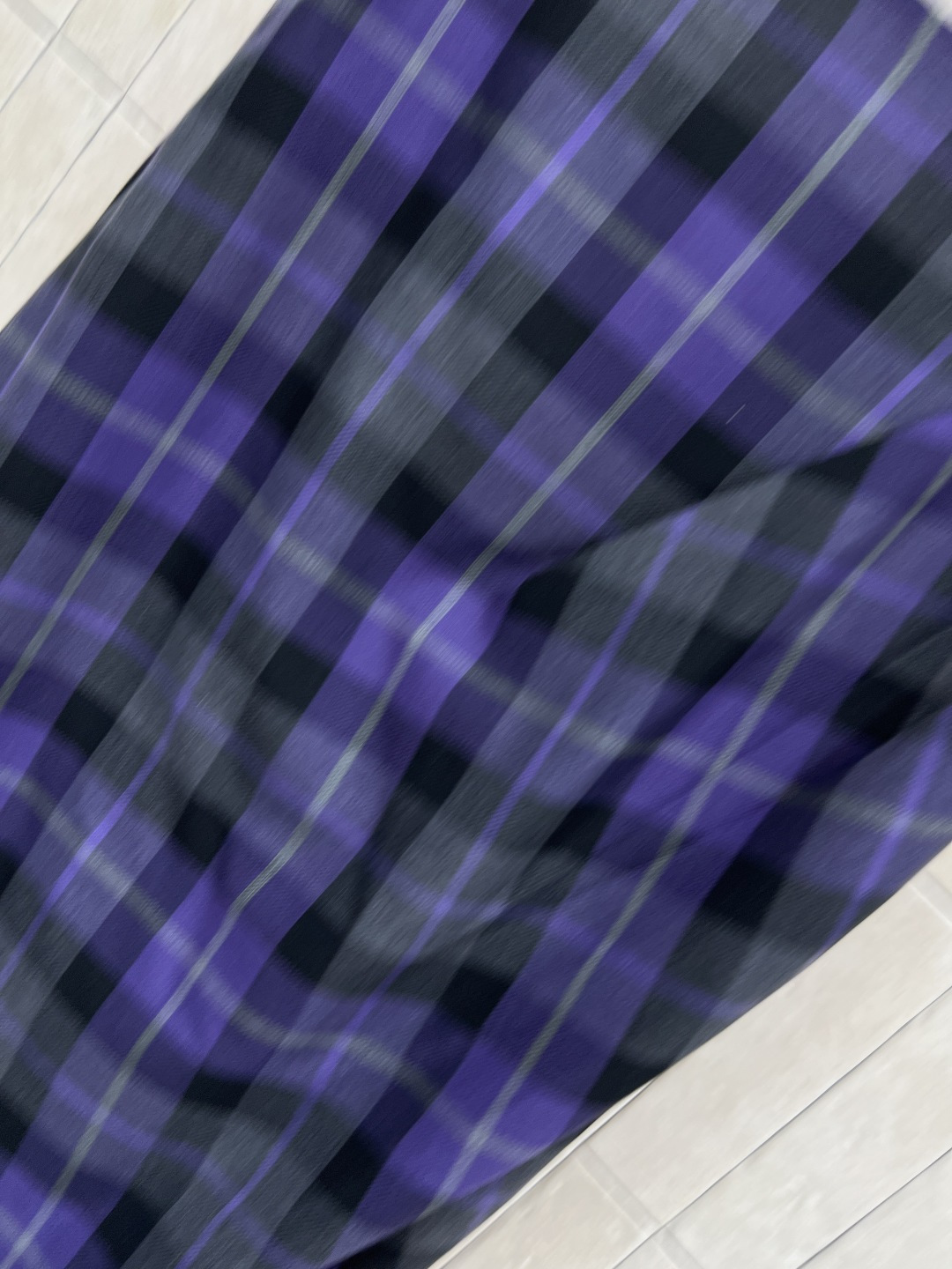 D家 25秋冬新款 复古格纹毛呢系列 褶皱毛边包臀裙 很显女性气质的半裙 右侧褶皱开叉设计 若隐若现的特