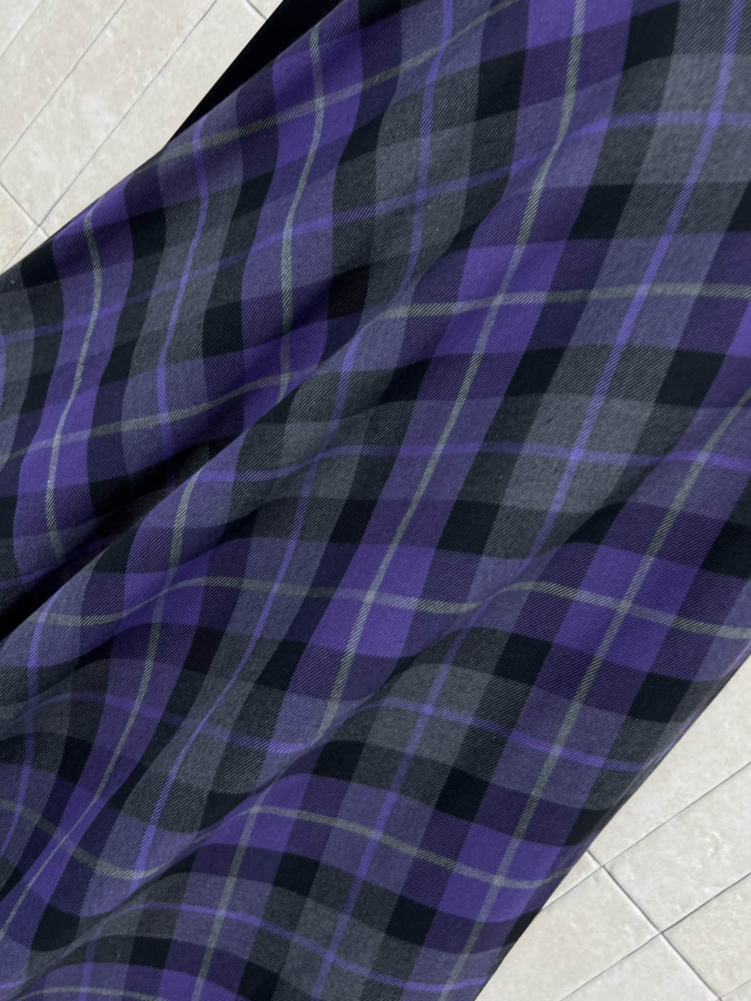 D家 25秋冬新款 复古格纹毛呢系列 高腰长半裙 高腰a字伞裙摆 很显女性气质的半裙 定制的紫色复古格纹