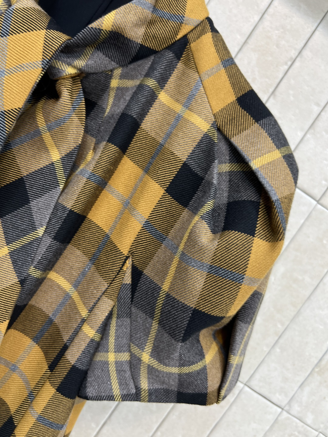 D家 25秋冬新款 复古格纹毛呢系列 泡泡袖小外套+西装外套+一片式百褶短裙+一片式百褶半身裙+吊带连衣