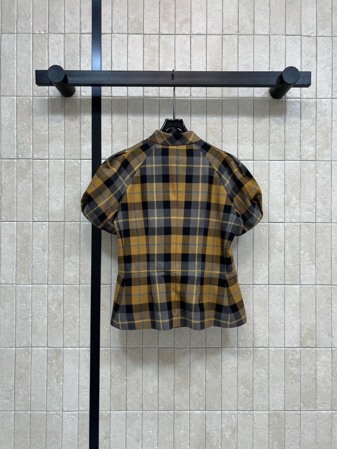 D家 25秋冬新款 复古格纹毛呢系列 泡泡袖小外套+西装外套+一片式百褶短裙+一片式百褶半身裙+吊带连衣