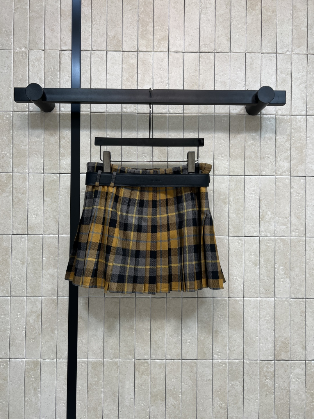 D家 25秋冬新款 复古格纹毛呢系列 泡泡袖小外套+西装外套+一片式百褶短裙+一片式百褶半身裙+吊带连衣