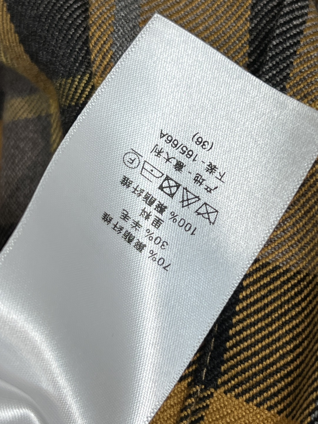 D家 25秋冬新款 复古格纹毛呢系列 泡泡袖小外套+西装外套+一片式百褶短裙+一片式百褶半身裙+吊带连衣