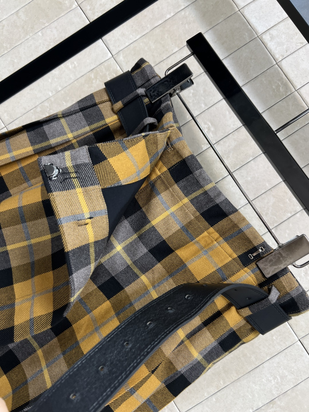 D家 25秋冬新款 复古格纹毛呢系列 泡泡袖小外套+西装外套+一片式百褶短裙+一片式百褶半身裙+吊带连衣