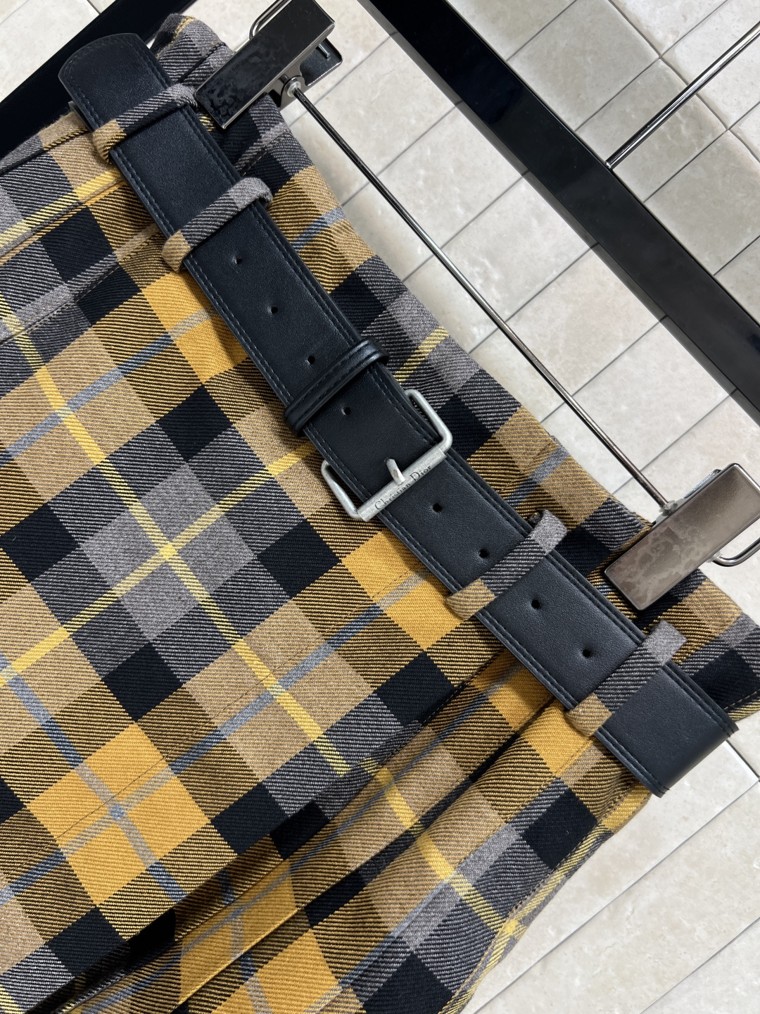 D家 25秋冬新款 复古格纹毛呢系列 泡泡袖小外套+西装外套+一片式百褶短裙+一片式百褶半身裙+吊带连衣