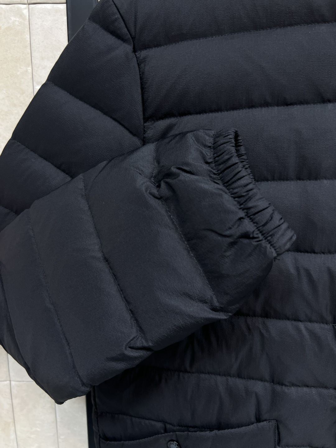 M 家 25秋冬新款 连帽薄款羽绒服 重磅羽绒填充 保暖性极佳轻薄不臃肿 休闲时尚百搭单品 重工横条纹车