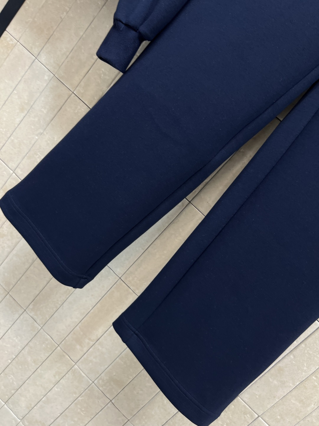 PD家 25秋冬新款 三角标连帽休闲套装 连帽拉链外套+高腰阔腿裤 一套搭配休闲慵懒超级随性 显高显瘦绝