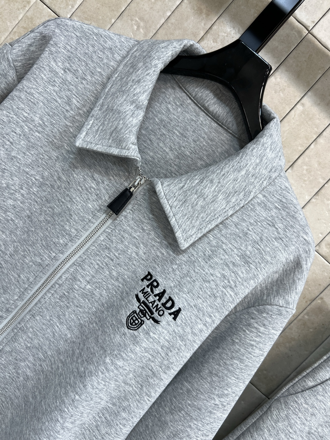 PD家 25秋冬新款 三角标连帽休闲套装 连帽拉链外套+高腰阔腿裤 一套搭配休闲慵懒超级随性 显高显瘦绝