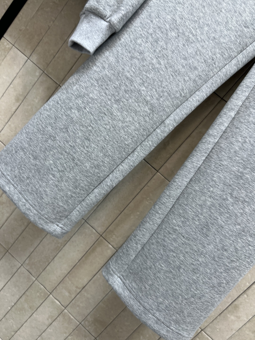 PD家 25秋冬新款 三角标连帽休闲套装 连帽拉链外套+高腰阔腿裤 一套搭配休闲慵懒超级随性 显高显瘦绝