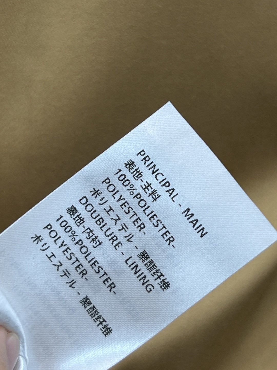 L家25秋冬新款 抽绳立领夹克外套 一穿就能出门的款 完全不用费心费力搭配 气质工装风酷帅有型 抽绳立领