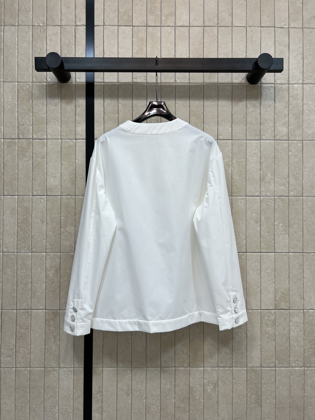 小香家 25秋冬新款 圆领衬衫 时髦到炸的衬衫 实物太好看了 很显气质 口袋字母设计 宽松的剪裁 不管是