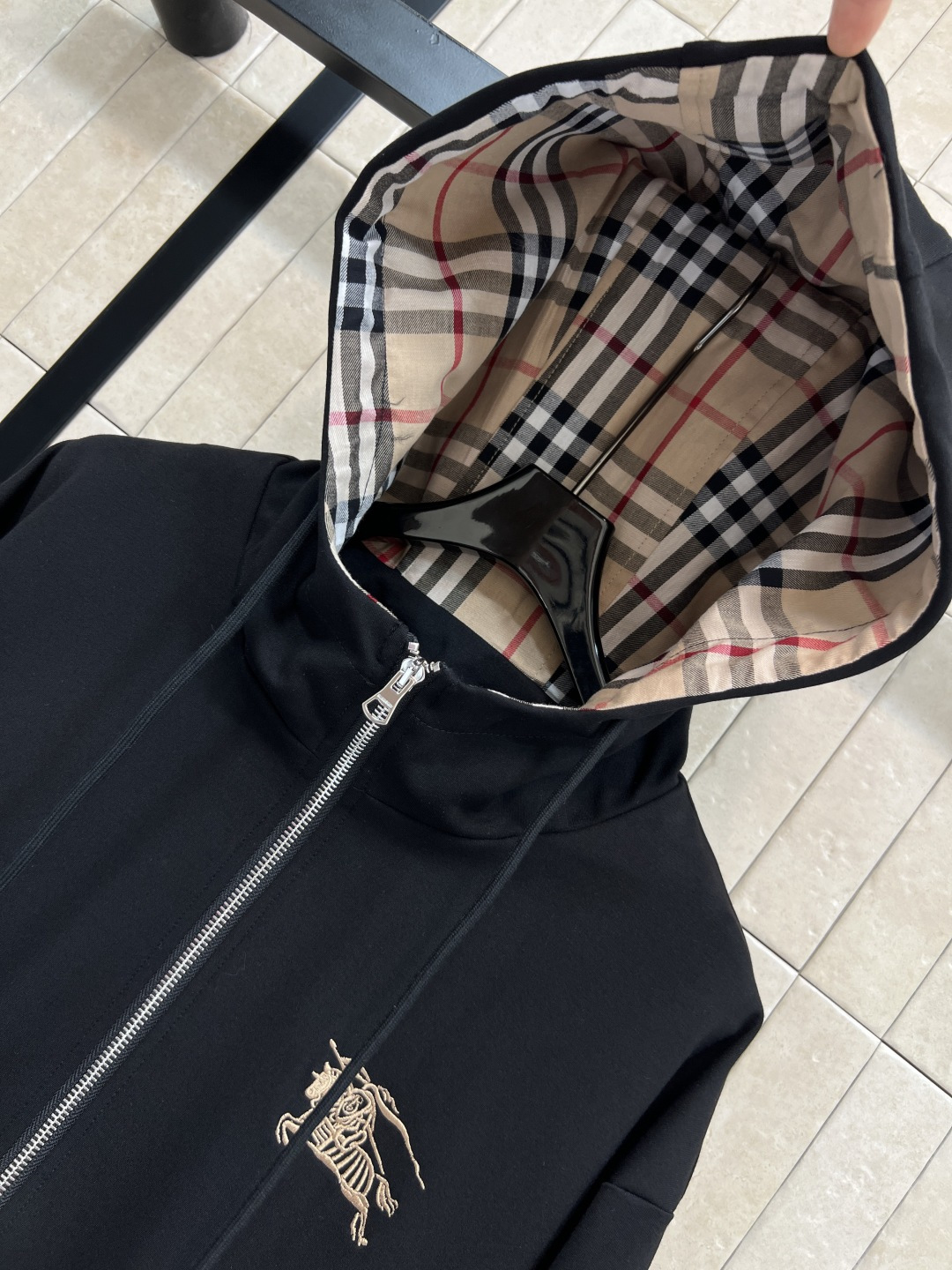 BUR家 25秋冬新款 休闲套装 连帽拉链外套搭配束脚慢跑裤 一套上身帅气拉风 休闲运动风减龄又百搭 拼