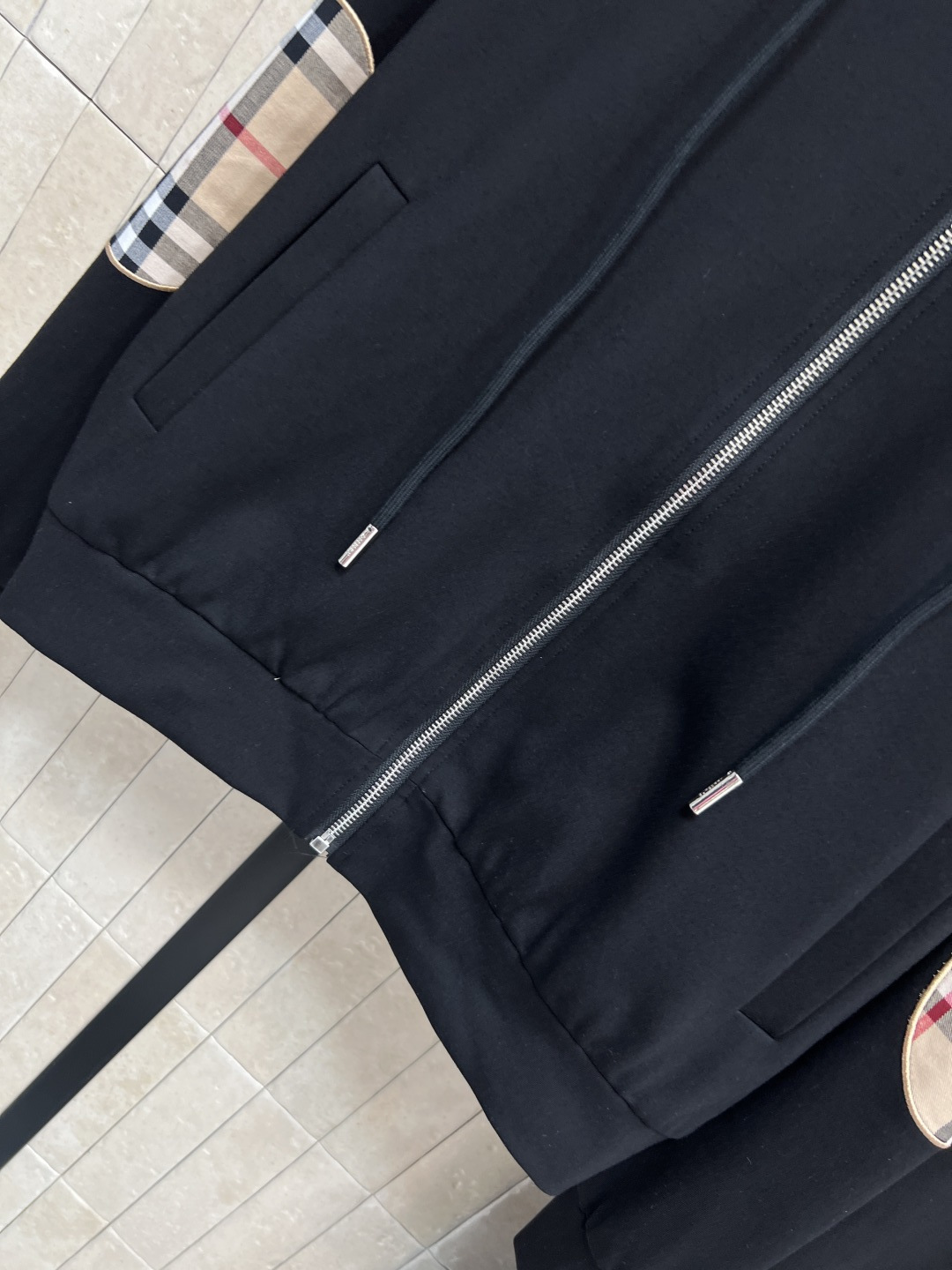 BUR家 25秋冬新款 休闲套装 连帽拉链外套搭配束脚慢跑裤 一套上身帅气拉风 休闲运动风减龄又百搭 拼