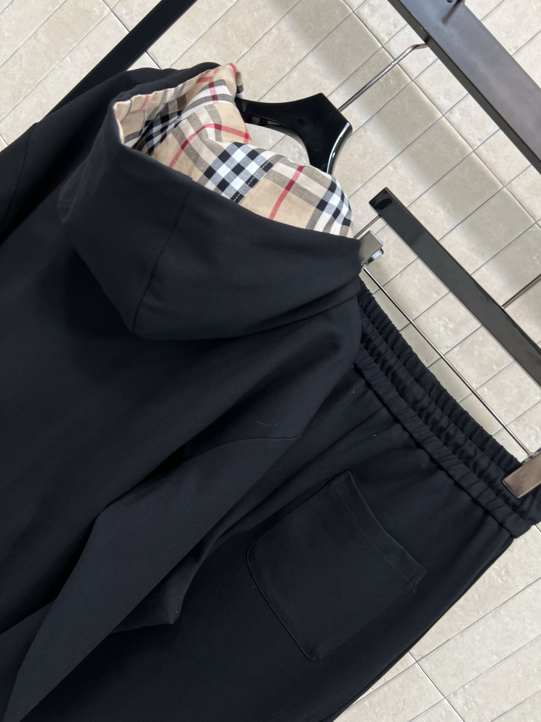 BUR家 25秋冬新款 休闲套装 连帽拉链外套搭配束脚慢跑裤 一套上身帅气拉风 休闲运动风减龄又百搭 拼