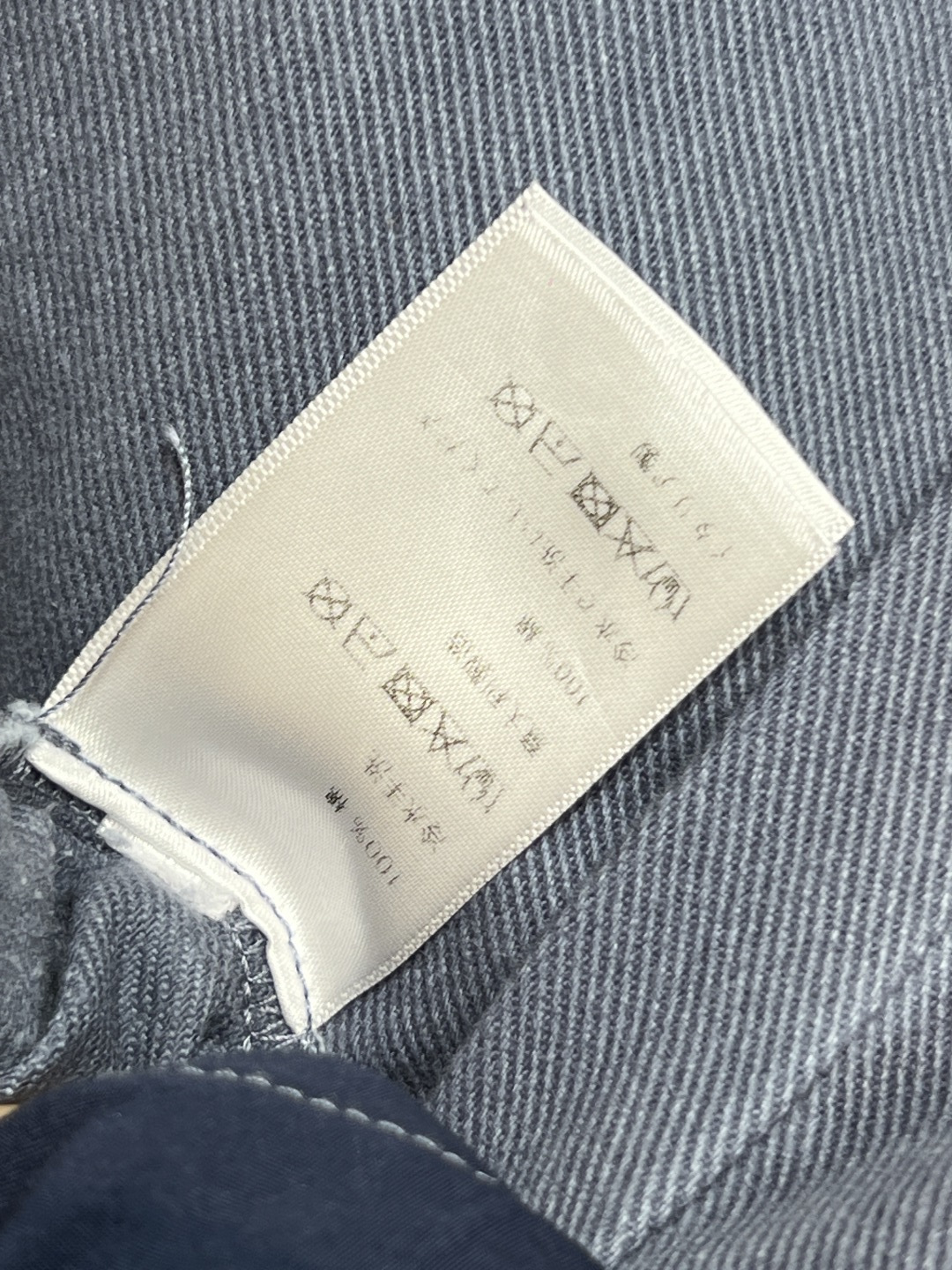 LW家 25秋冬新款高腰牛仔直筒裤 刺绣logo图案点缀 低调又时髦 减量少女感满满 直筒裤型完美遮盖身