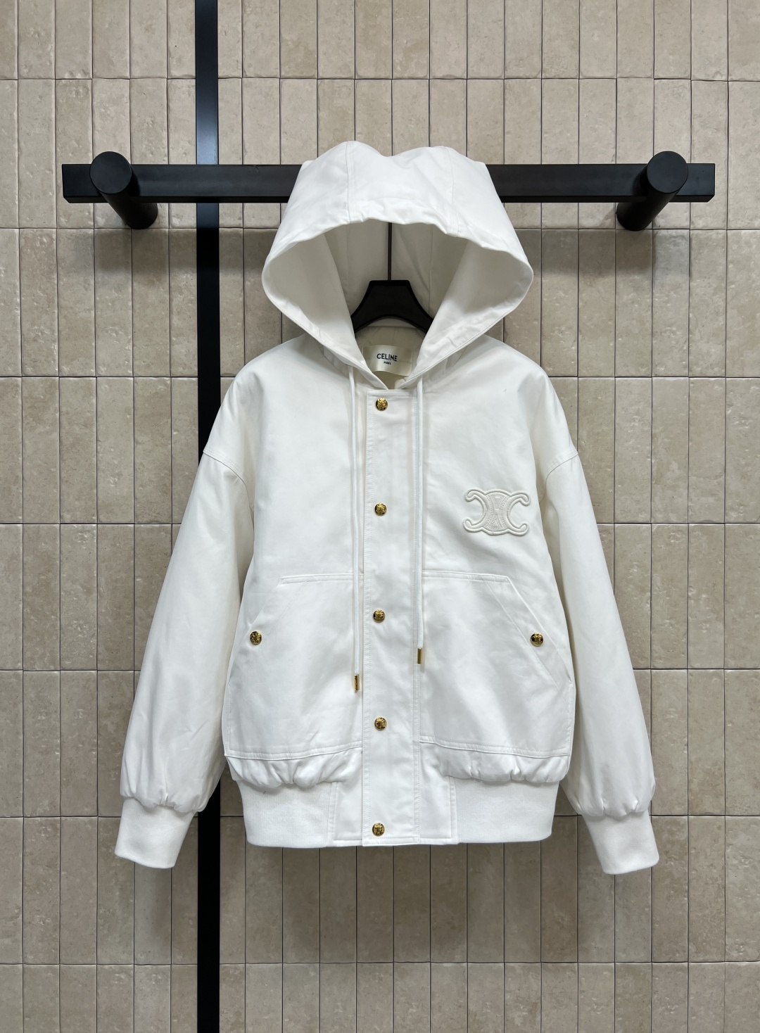 CE家 25秋冬新款 连帽凯旋门刺绣棉服外套 连帽版型上身洋气减龄 宽松廓形百搭不挑人以从容姿态应对天气