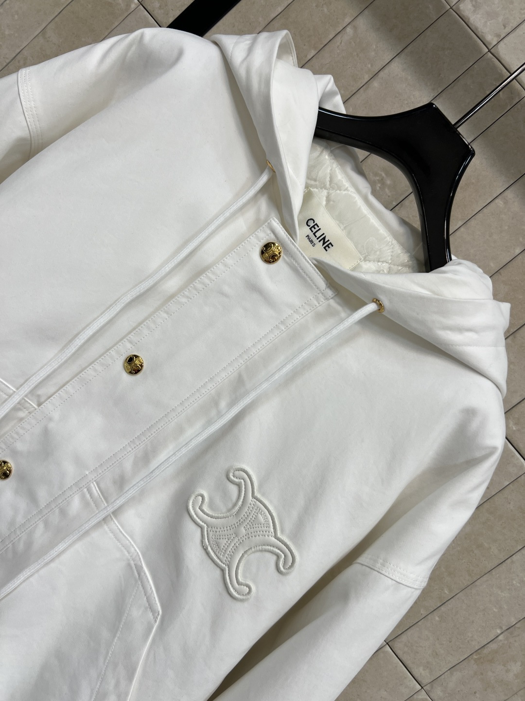 CE家 25秋冬新款 连帽凯旋门刺绣棉服外套 连帽版型上身洋气减龄 宽松廓形百搭不挑人以从容姿态应对天气