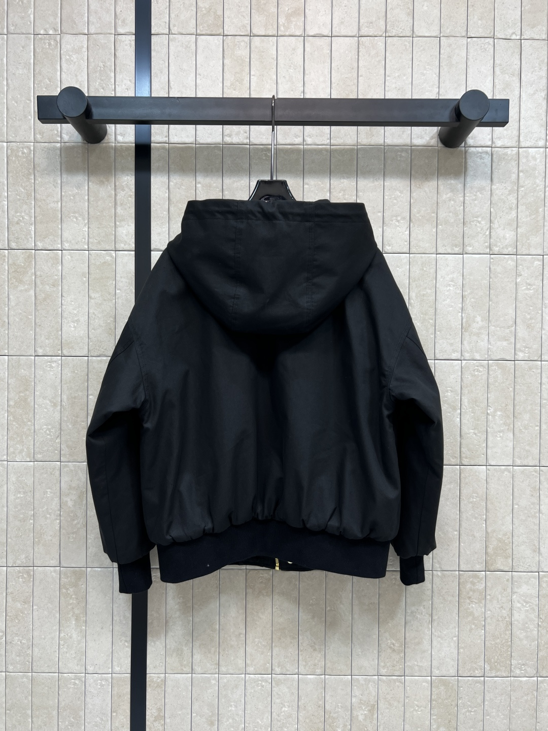 CE家 25秋冬新款 连帽凯旋门刺绣棉服外套 连帽版型上身洋气减龄 宽松廓形百搭不挑人以从容姿态应对天气