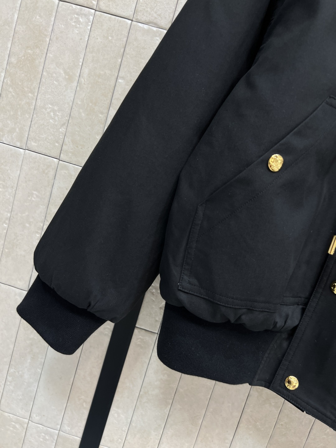 CE家 25秋冬新款 连帽凯旋门刺绣棉服外套 连帽版型上身洋气减龄 宽松廓形百搭不挑人以从容姿态应对天气